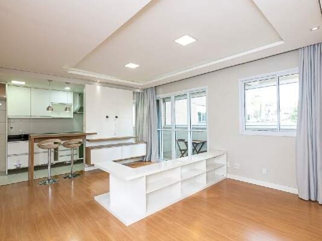 Apartamento 2 quartos e 3 banheiros, para alugar, no bairro CRISTO REI em Curitiba