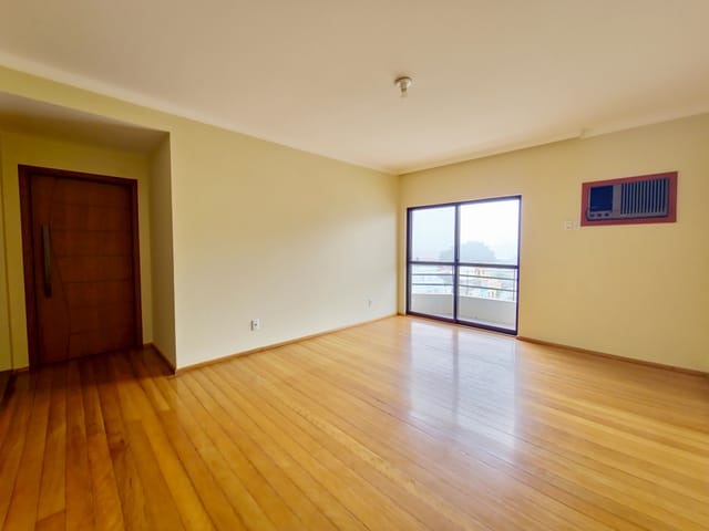 Foto do Apartamento - Apartamento à Venda ou Locação: 4 Dormitórios, 2 Suítes, 2 Salas, 3 Banheiros, 1 Vaga. Cozinha, Sacada, Armários, Aquecimento a Gás, Elevador, Área de Serviço. | UP Imóveis