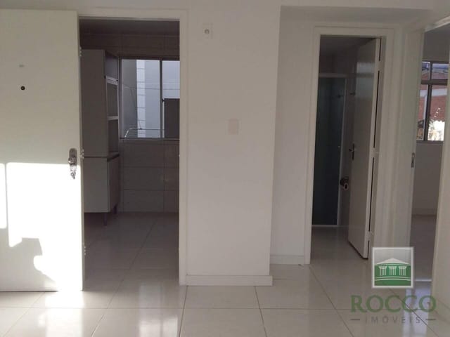 Apartamento 2 quartos e 1 banheiro, para alugar, no bairro Uberaba em Curitiba