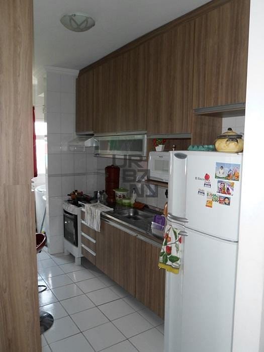 Apartamento à venda com 2 quartos, 62m² - Foto 2