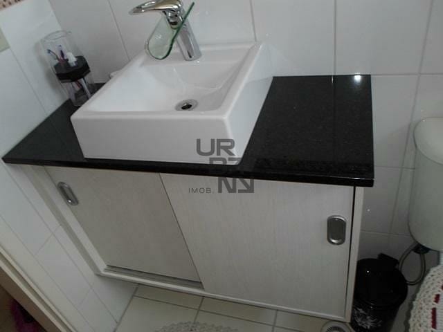 Apartamento à venda com 2 quartos, 62m² - Foto 4