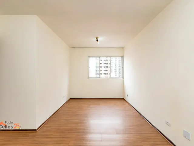 Apartamento 3 quartos e 2 banheiros, para alugar, no bairro Batel em Curitiba