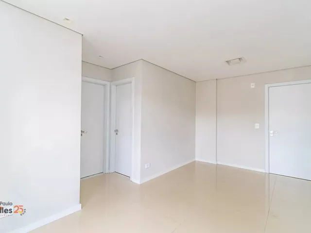 Apartamento 2 quartos e 1 banheiro, à venda, no bairro Mercês em Curitiba