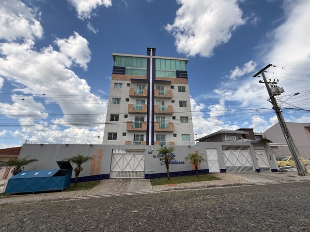 Locação - Apartamento com 3 quartos (sendo 1 suíte), 2 vagas, Edifício Belle Maison, Jardim Carvalho.