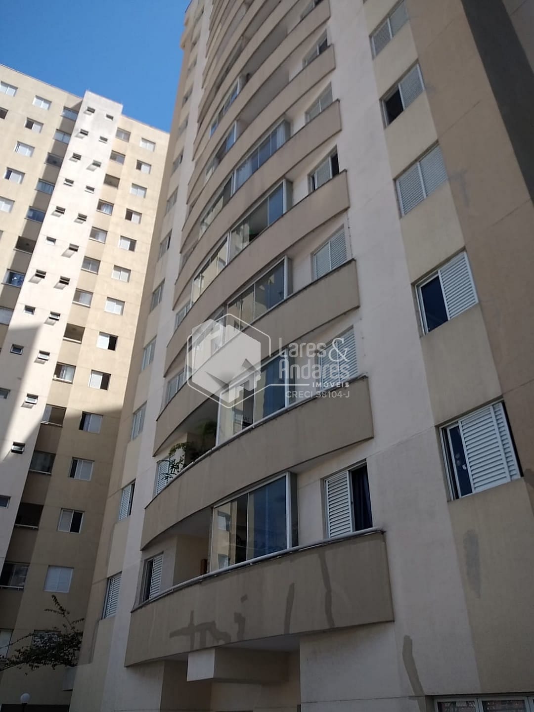 Apartamento à venda com 2 quartos, 65m² - Foto 2