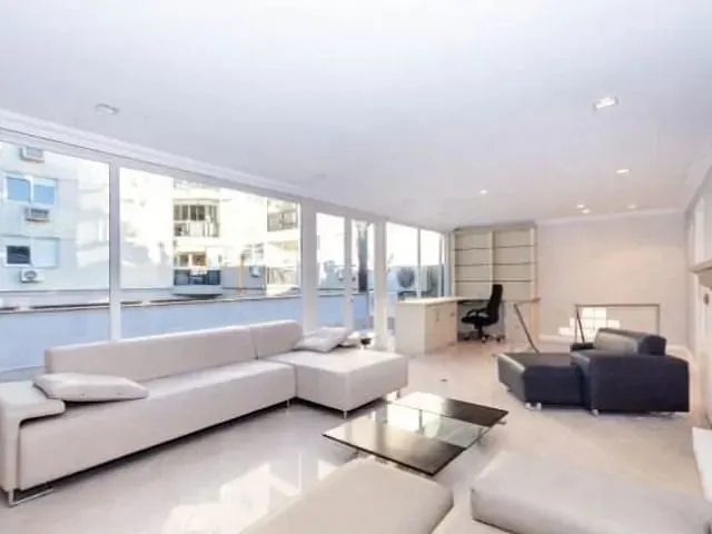 Cobertura / Penthouse 1 quarto e 1 banheiro, à venda, no bairro Auxiliadora em Porto Alegre