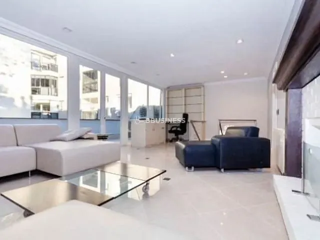 Cobertura / Penthouse 1 quarto e 1 banheiro, à venda, no bairro Auxiliadora em Porto Alegre