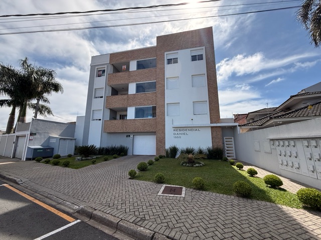 Apartamento para locação semimobiliado no  Órfãs