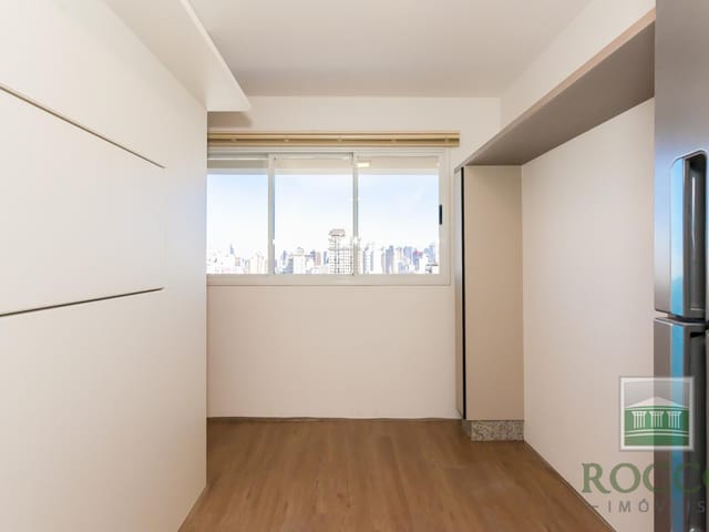 Apartamento 1 quarto e 1 banheiro, para alugar, no bairro Centro Cívico em Curitiba