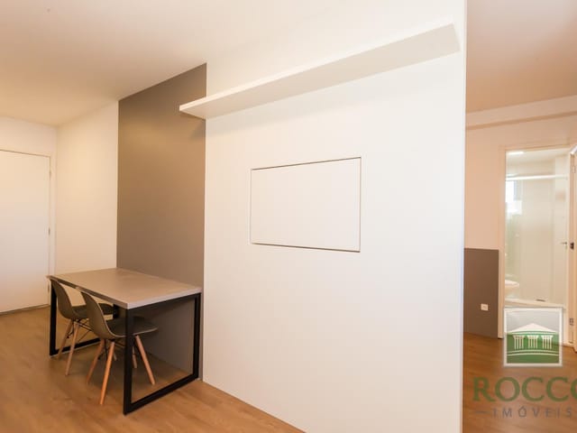Apartamento 1 quarto e 1 banheiro, para alugar, no bairro Centro Cívico em Curitiba
