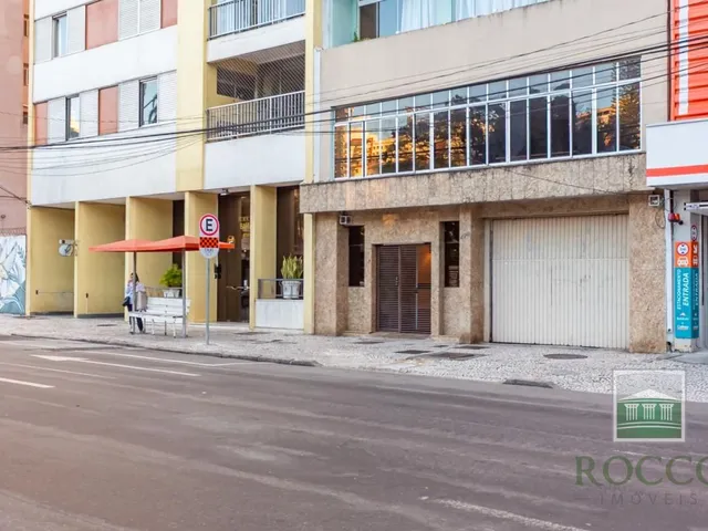 Apartamento 2 quartos e 2 banheiros, à venda, no bairro Centro em Curitiba
