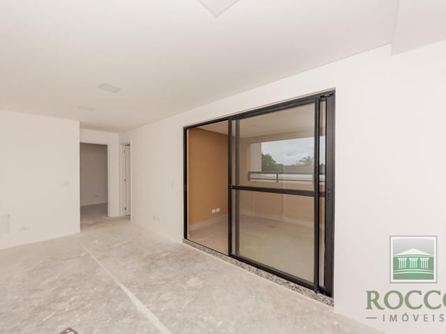 Apartamento 2 quartos e 2 banheiros, à venda, no bairro Hauer em Curitiba