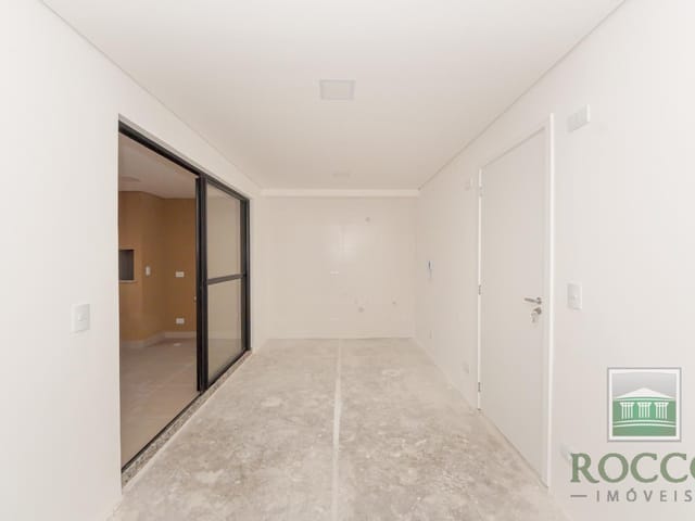 Apartamento 2 quartos e 2 banheiros, à venda, no bairro Hauer em Curitiba