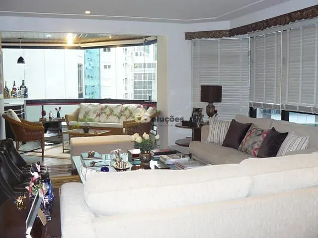 Apartamento 4 quartos e 5 banheiros, à venda, no bairro Itaim Bibi em São Paulo