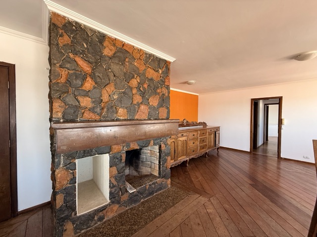 Apartamento Duplex com 6 quartos para locação, Centro.