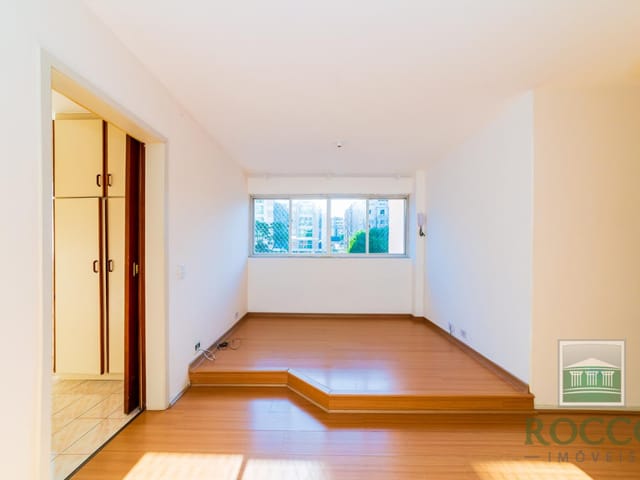 Apartamento 2 quartos e 1 banheiro, à venda, no bairro Ahú em Curitiba