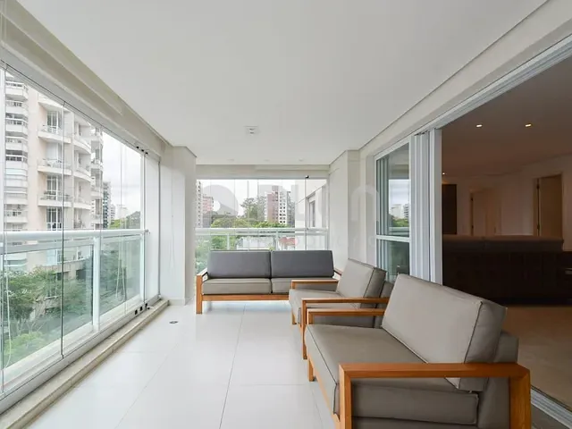 Apartamento 3 quartos e 5 banheiros, à venda, no bairro Vila Nova Conceição em São Paulo