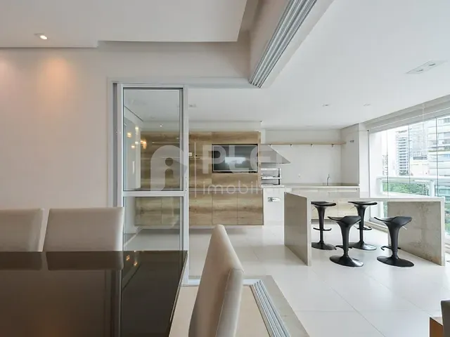 Apartamento 3 quartos e 5 banheiros, à venda, no bairro Vila Nova Conceição em São Paulo