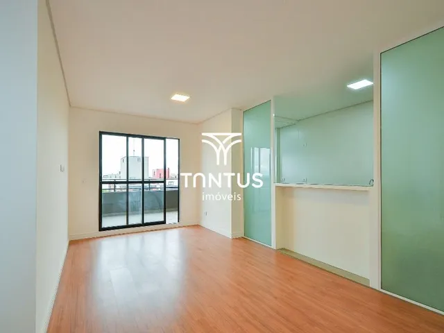 Apartamento 3 quartos e 2 banheiros, para alugar, no bairro Água Verde em Curitiba