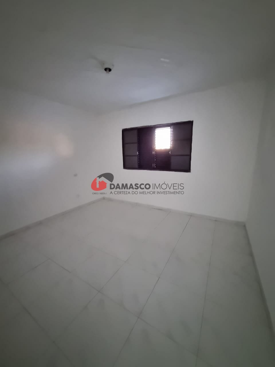 Casa para alugar com 2 quartos, 10m² - Foto 5