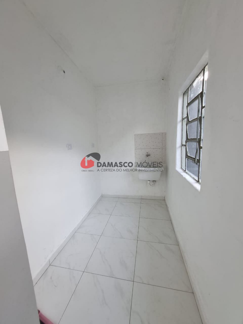 Casa para alugar com 2 quartos, 10m² - Foto 7
