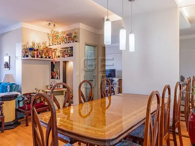 Apartamento com 175m² 3 quartos e 2 banheiros, à venda, no bairro Centro em Londrina