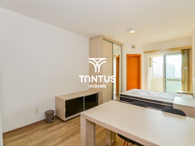 Apartamento 1 quarto e 1 banheiro, à venda, no bairro Centro em Curitiba