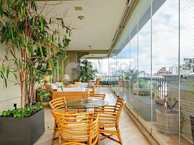 Apartamento 4 quartos e 6 banheiros, à venda, no bairro Vila Nova Conceição em São Paulo