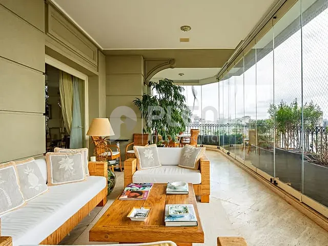 Apartamento 4 quartos e 6 banheiros, à venda, no bairro Vila Nova Conceição em São Paulo