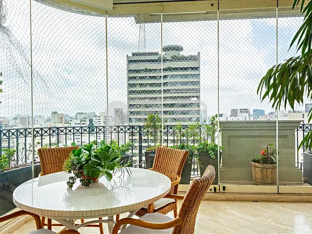 Apartamento 4 quartos e 6 banheiros, à venda, no bairro Vila Nova Conceição em São Paulo