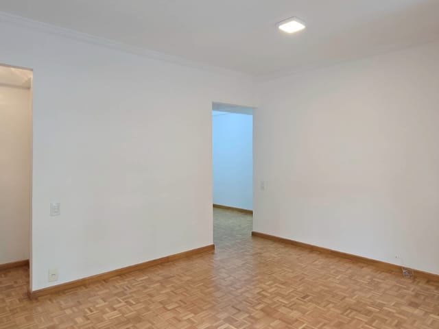 Foto do Apartamento - Apartamento tipo para venda em Moema com 3 quartos, sendo 1 suíte, 95m² | Lares e Andares Imóveis