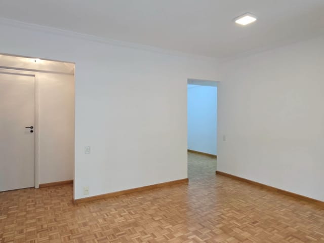 Foto do Apartamento - Apartamento tipo para venda em Moema com 3 quartos, sendo 1 suíte, 95m² | Lares e Andares Imóveis