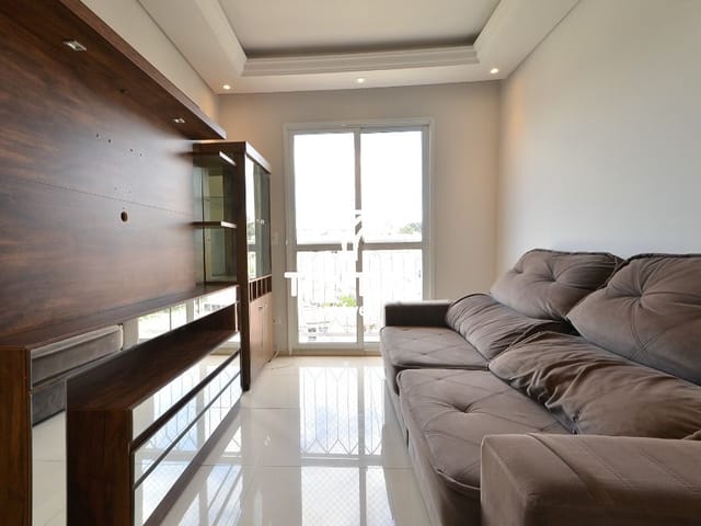 Apartamento 3 quartos e 1 banheiro, para alugar, no bairro Campo Comprido em Curitiba