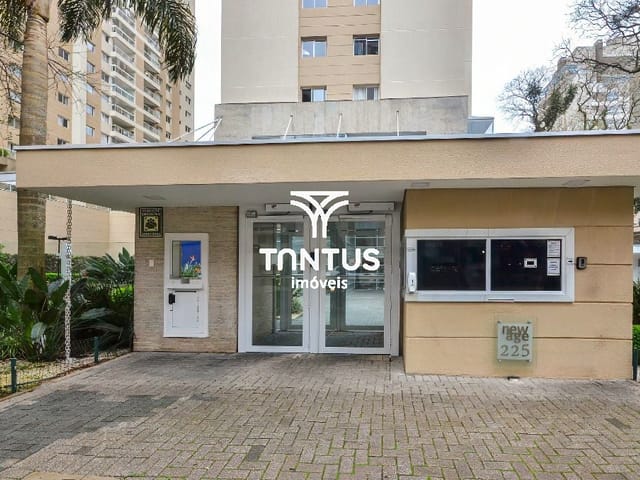 Apartamento 2 quartos e 1 banheiro, para alugar, no bairro Portão em Curitiba