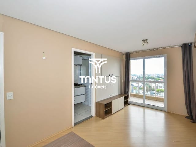 Apartamento 2 quartos e 1 banheiro, para alugar, no bairro Portão em Curitiba