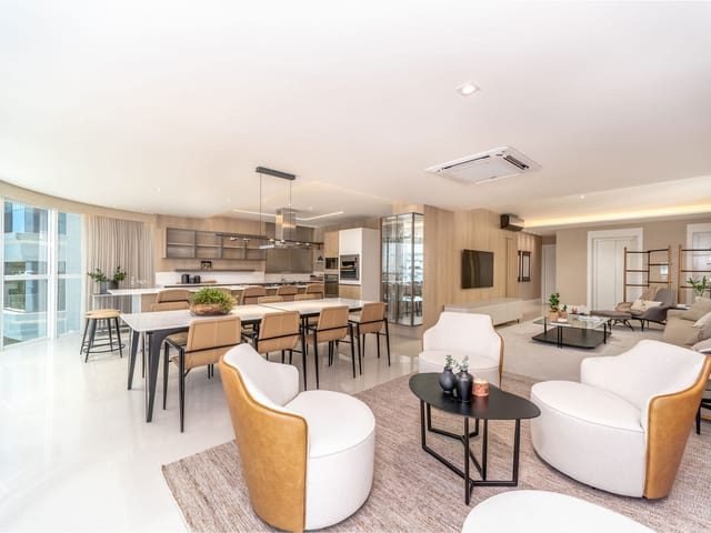 Apartamento com 464m² 4 quartos e 4 banheiros, à venda, no bairro Centro em Balneário Camboriú