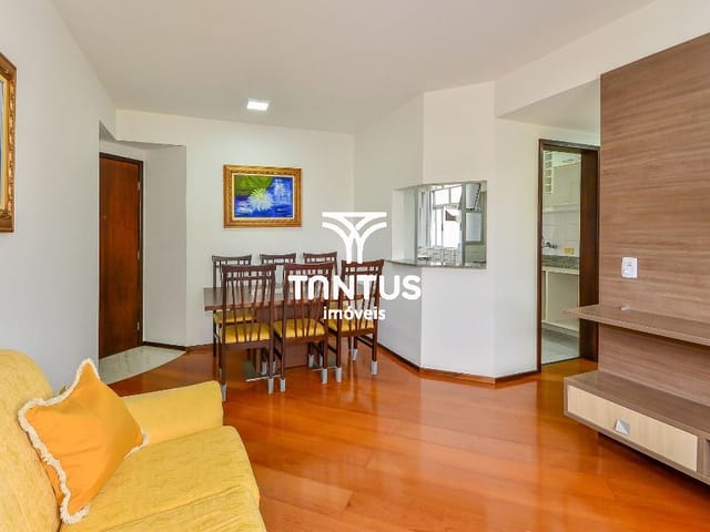 Apartamento 2 quartos e 2 banheiros, para alugar, no bairro Centro em Curitiba