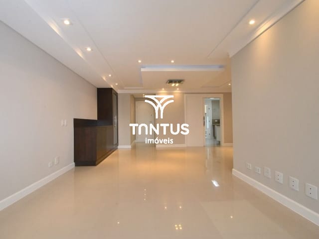 Apartamento 3 quartos e 4 banheiros, para alugar, no bairro Alto da XV em Curitiba