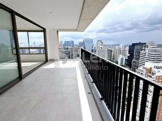 Apartamento 3 quartos e 5 banheiros, à venda, no bairro Itaim Bibi em São Paulo