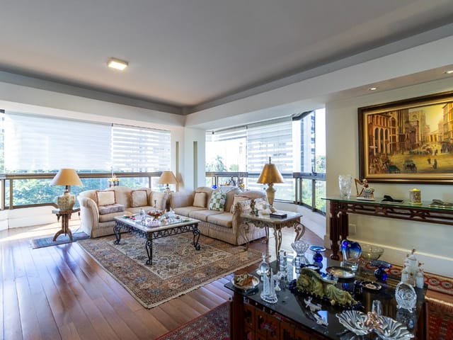 Foto do Apartamento - Apartamento tipo para venda em Moema com 3 quartos, sendo 3 suítes, 195m² | Lares e Andares Imóveis