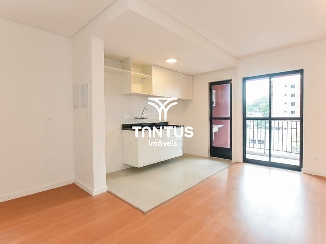 Apartamento 2 quartos e 2 banheiros, à venda, no bairro Tingui em Curitiba