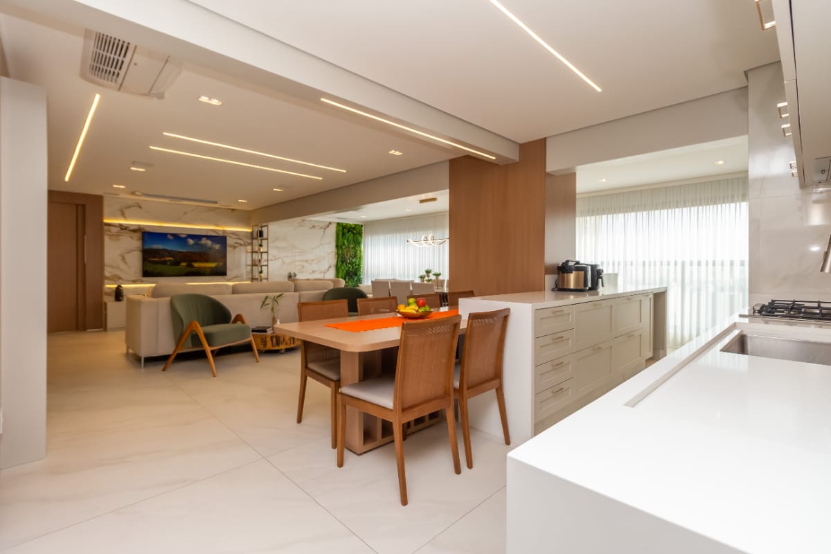 Foto do Apartamento-Apartamento tipo para venda em Vila Gumercindo com 3 quartos, sendo 3 suítes, 160m²