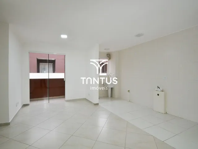 Apartamento 3 quartos e 1 banheiro, à venda, no bairro Santa Cândida em Curitiba