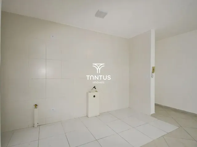 Apartamento 3 quartos e 1 banheiro, à venda, no bairro Santa Cândida em Curitiba