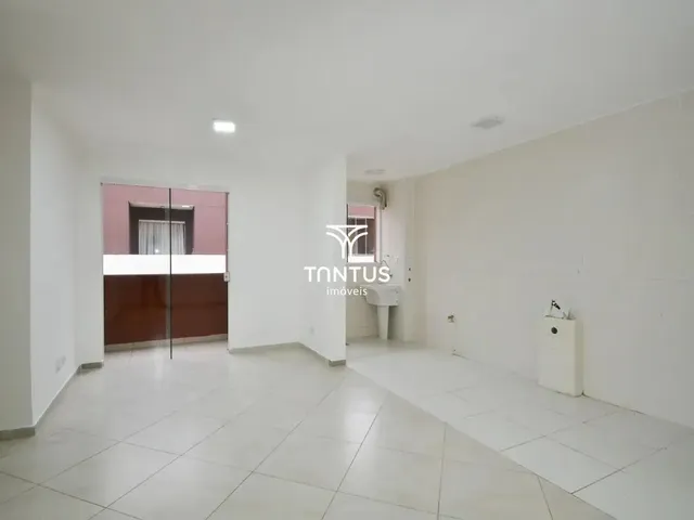 Apartamento 3 quartos e 1 banheiro, à venda, no bairro Santa Cândida em Curitiba