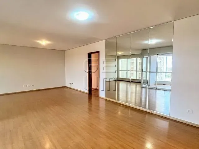 Apartamento com 215m² 3 quartos e 5 banheiros, à venda, no bairro Bela Suiça em Londrina