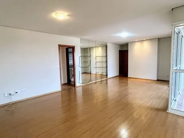 Apartamento com 215m² 3 quartos e 5 banheiros, à venda, no bairro Bela Suiça em Londrina