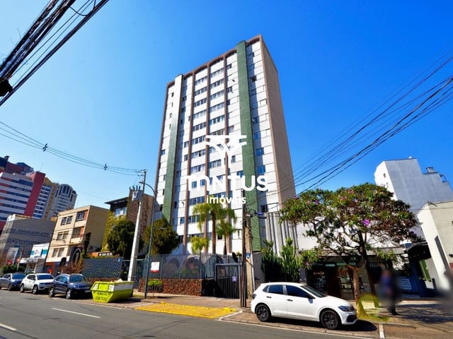 Apartamento 3 quartos e 2 banheiros, para alugar, no bairro Batel em Curitiba