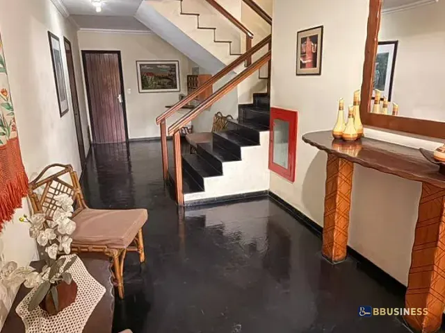Apartamento 3 quartos e 2 banheiros, à venda ou para alugar, no bairro Parque Jóquei Club em Campos dos Goytacazes