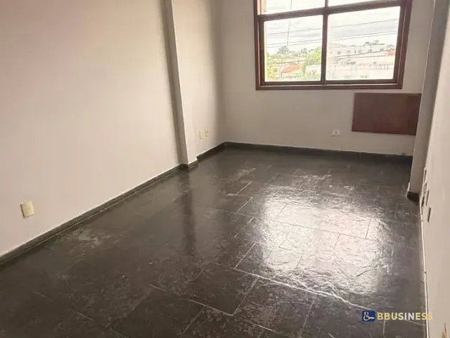 Apartamento 3 quartos e 2 banheiros, à venda ou para alugar, no bairro Parque Jóquei Club em Campos dos Goytacazes